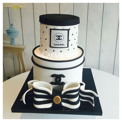 black and white chanel purse cake|chanel birthday cake.